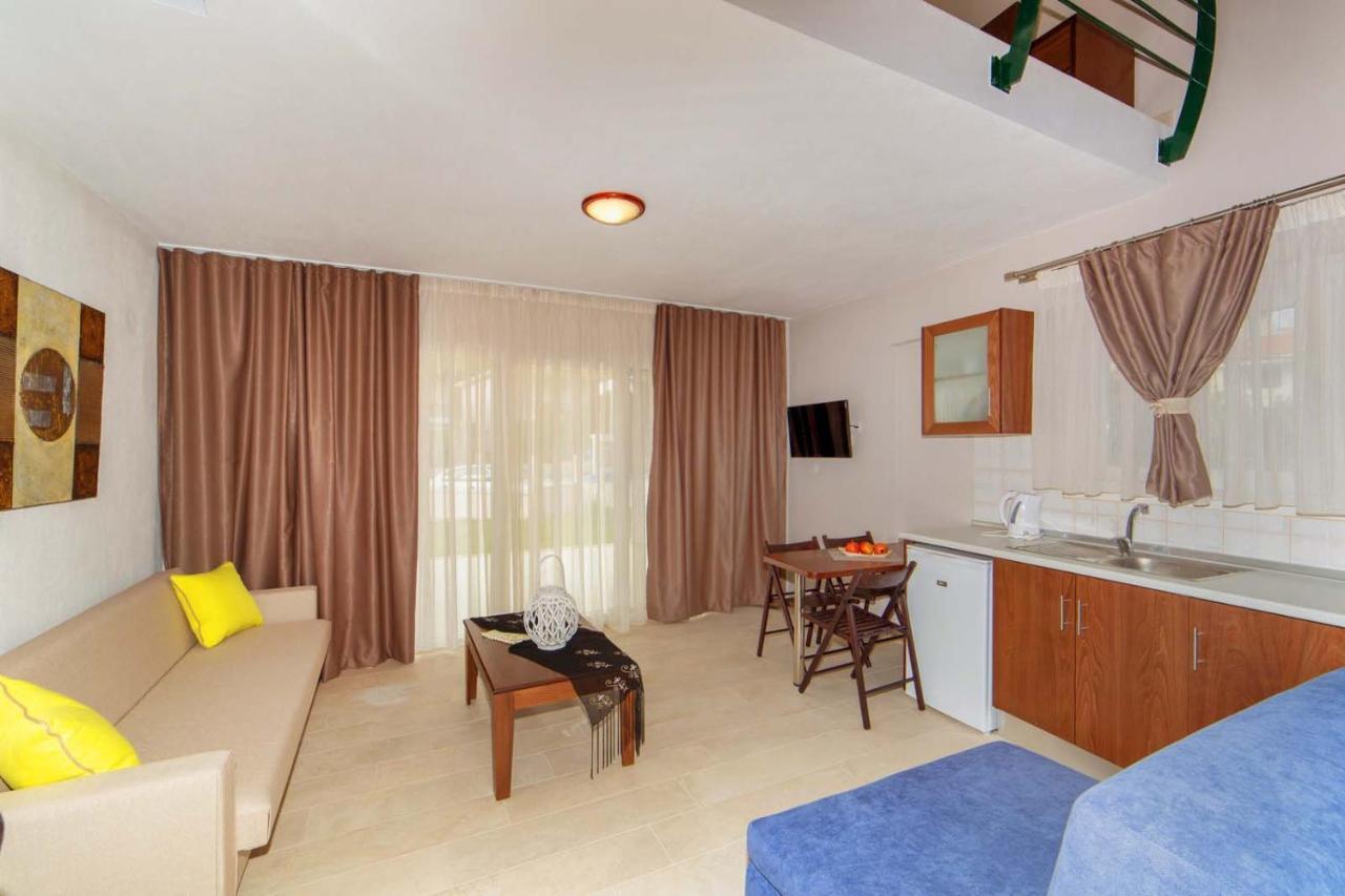 Erosaria Suites Nikiti  Exterior photo