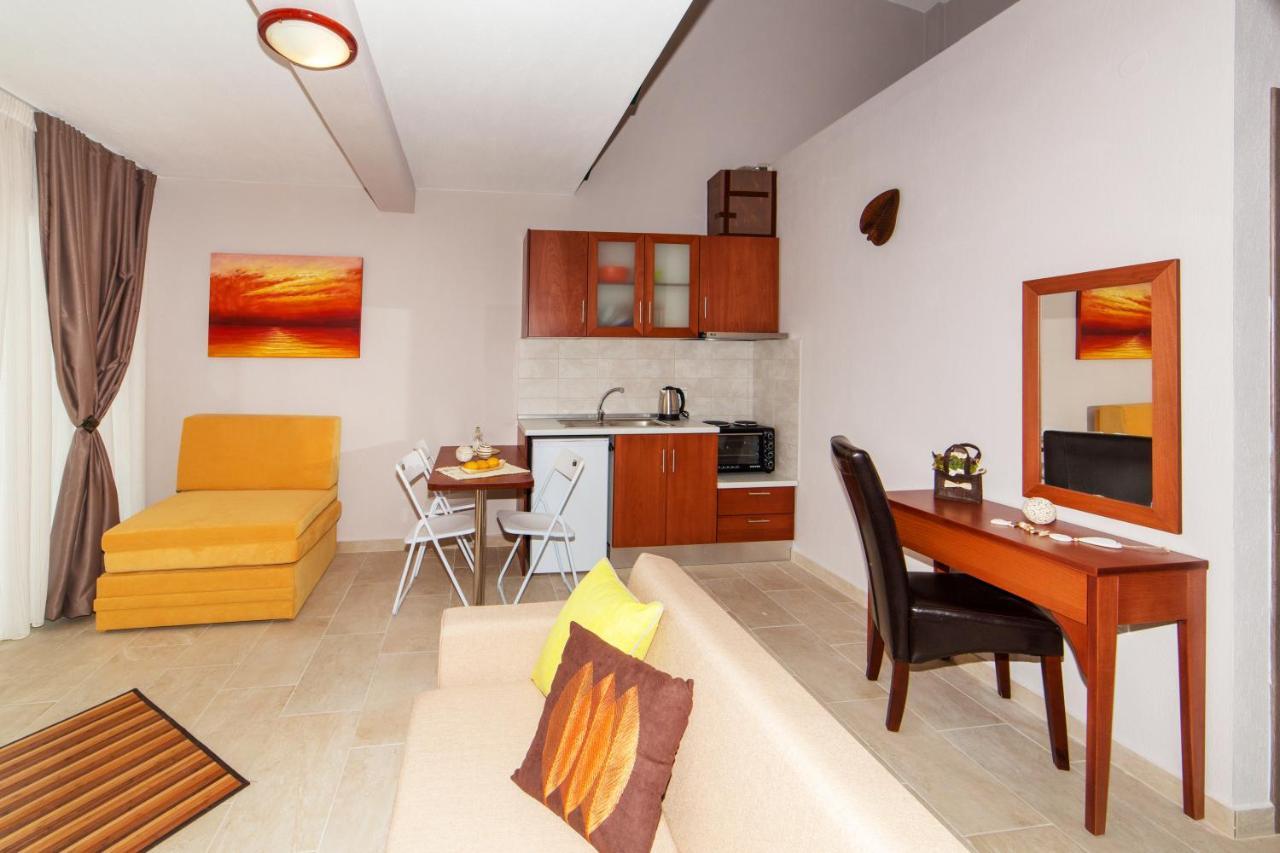 Erosaria Suites Nikiti  Exterior photo